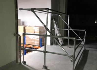适用于宽开口的超宽型托盘安全门