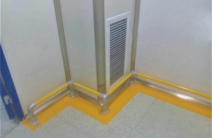 踢脚线护栏